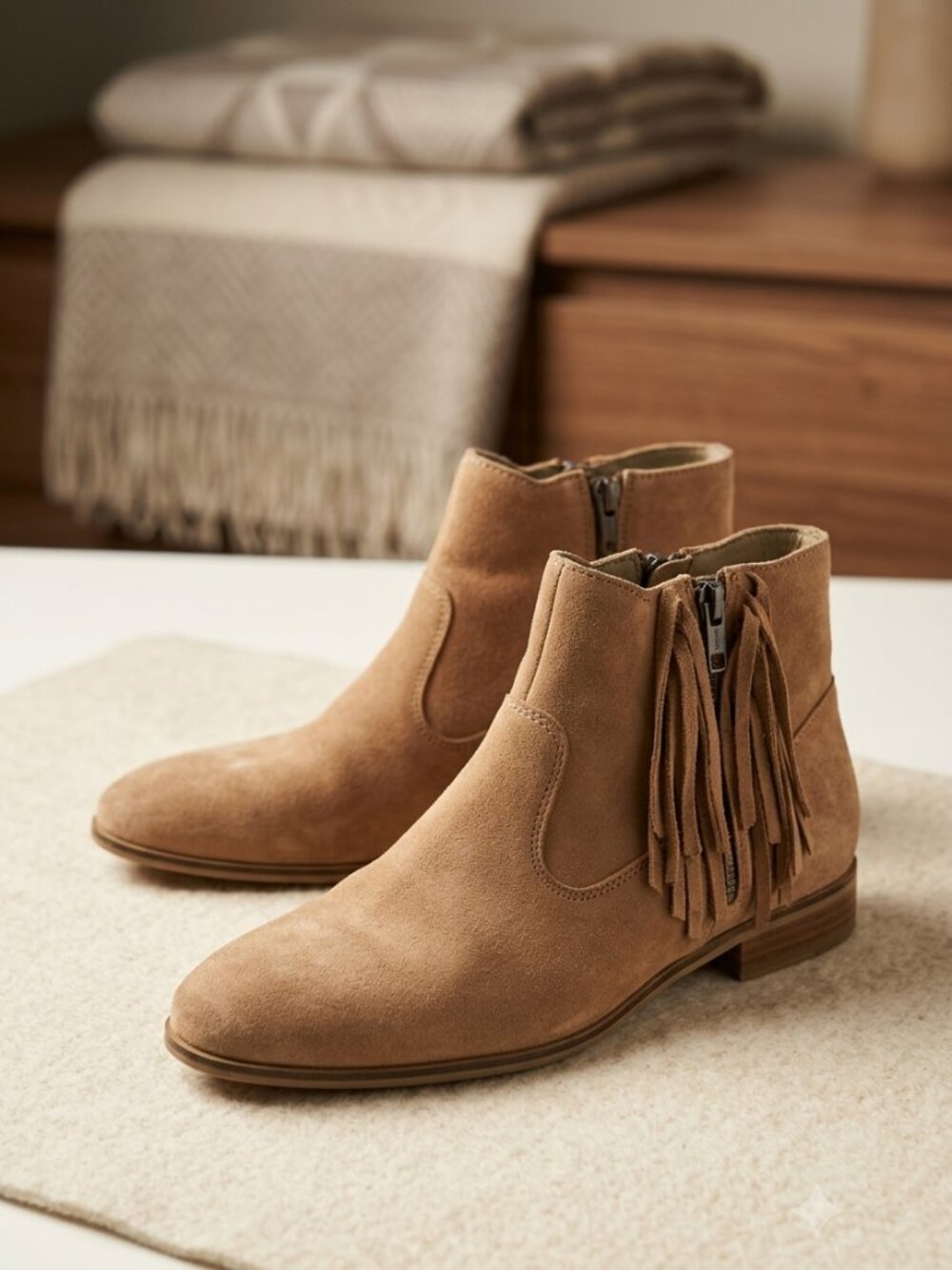 Steve Madden Women's Size 39 Wangella Tan Suede Fringe Western Ankle Boots